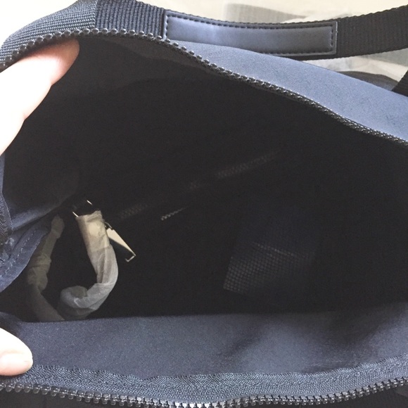 FINAL PRICE! ❤️ REBECCA MINKOFF NYLON DUFFLE TOTE - Picture 7 of 8